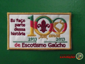 Distintivo comemorativo aos 100 anos do Escotismo Gaúcho